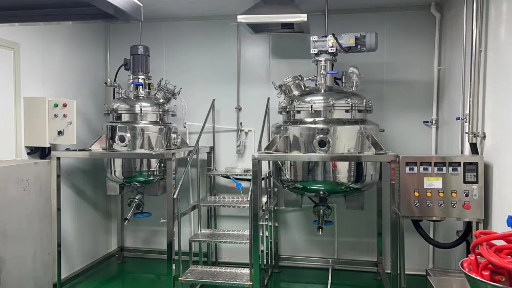 Soldadura robótica que garantiza una construcción sólida y precisa de los componentes del mezclador de pienso